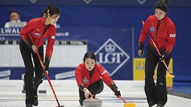 笑容滿面！切爾西眾將歡迎蘭帕德回歸！.